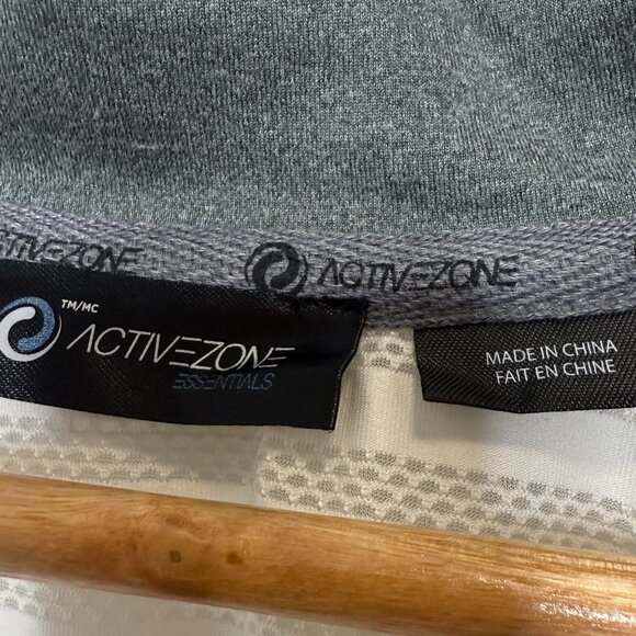 Penningtons Woman Active Zone Top Gray White Short Sleeve Collar V Neck Size 2X - Picture 3 of 4